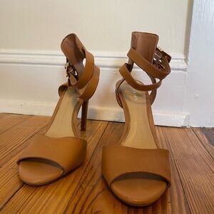Tan Strappy Heels w Gold Buckle Ankle Cuff Size 9.5